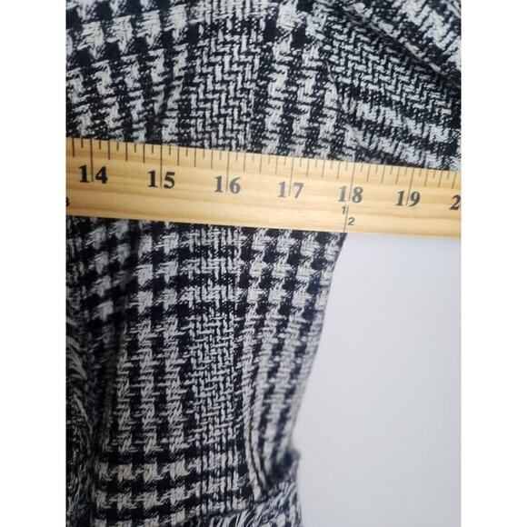 Karl Lagerfeld womens Boxy tweed blazer sz 12 structures shoulder zip career - Picture 8 of 8